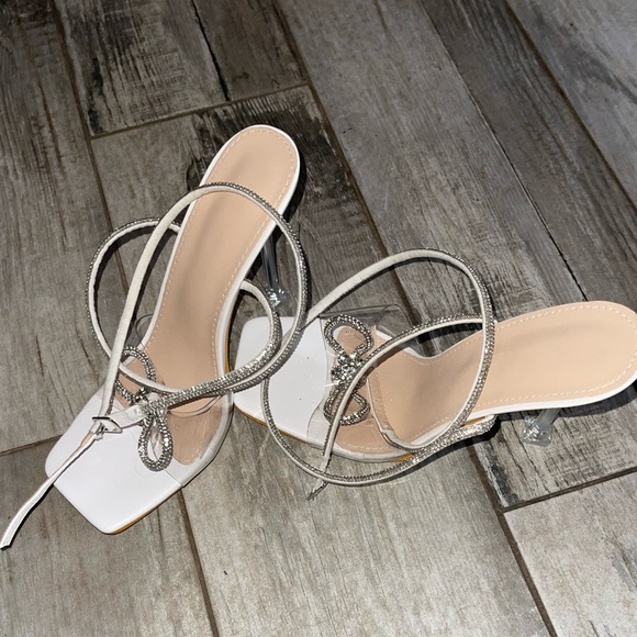 Shoes - Super cute and elegant heels.